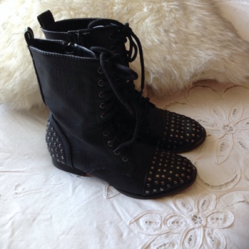 AEROPOSTALE BLACK ANKLE BOOTIES 6.5 - Picture 4 of 8